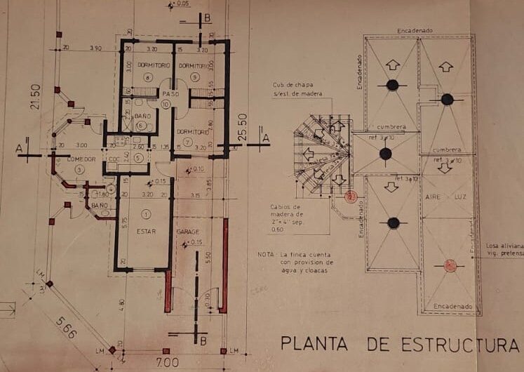 Casa en esquina con garaje amplio patio interno jardín, patio absorbente amplio, tres dormitorios, estar y cocina comedor. Terreno de 11 x 25,50. U$s 80.000