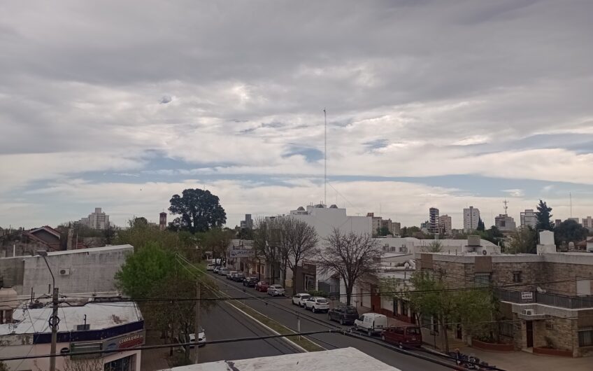 Avenida Edison esquina Alberdi
