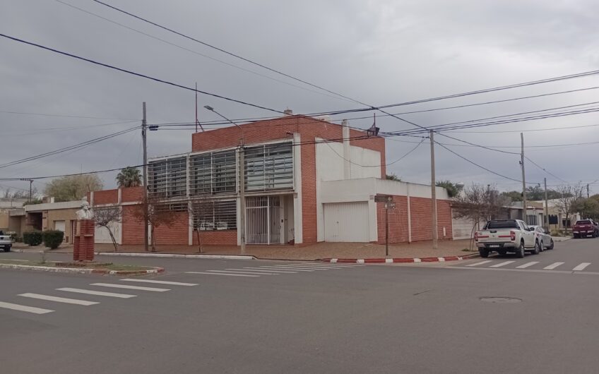 Avenida Edison esquina Alberdi