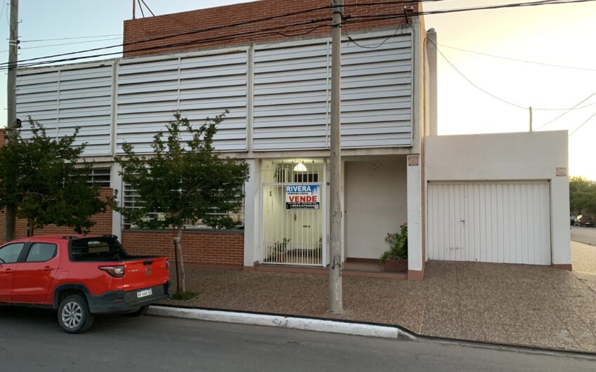 Avenida Edison esquina Alberdi