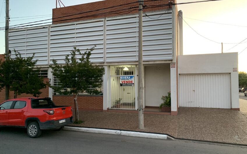 Avenida Edison esquina Alberdi