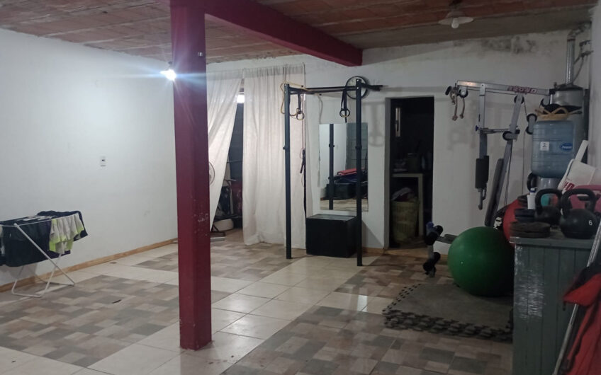 Casa quinta amplia zona quintas ruta 35, sobre Jones 2625