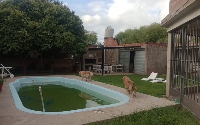 Casa quinta amplia zona quintas ruta 35, sobre Jones 2625