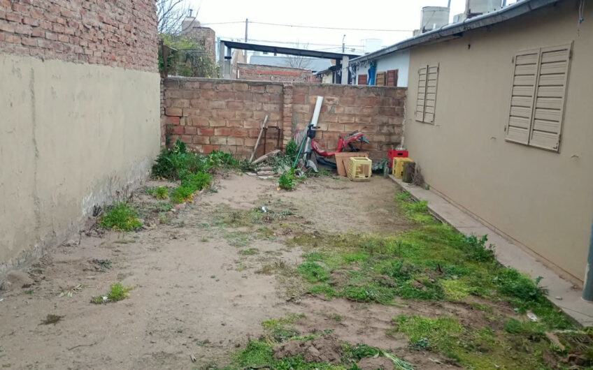 Avda. Perón 1855 esquina Mistral