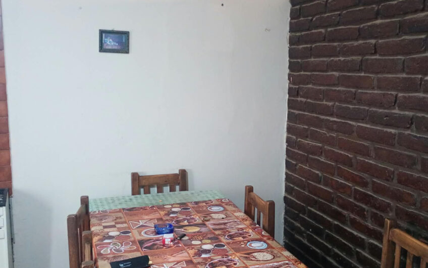 Avda. Perón 1855 esquina Mistral