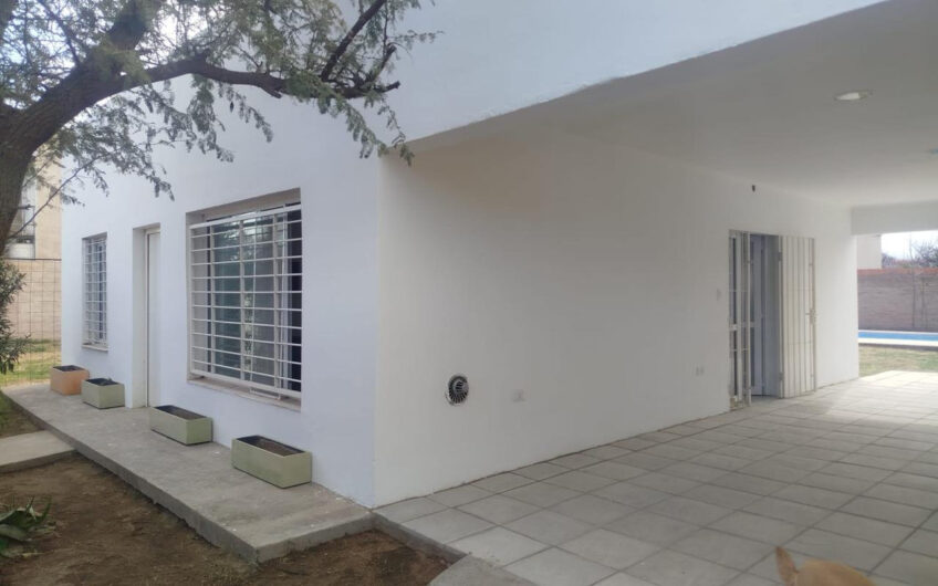 Casa con pileta en Toay s Saavedra 1432