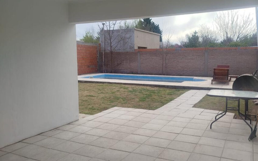 Casa con pileta en Toay s Saavedra 1432