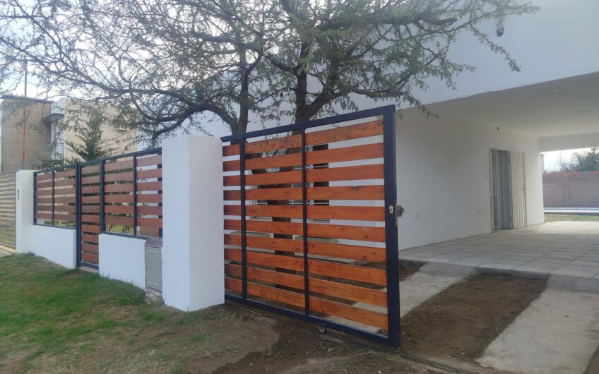 Casa con pileta en Toay s Saavedra 1432
