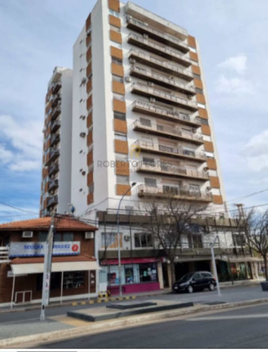 Avda San Martin y Urquiza, edificio Gemellus