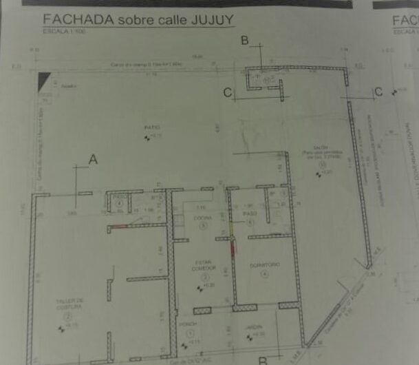 Dos departamentos con garaje mas galpón sobre esquina de Jujuy y Duval